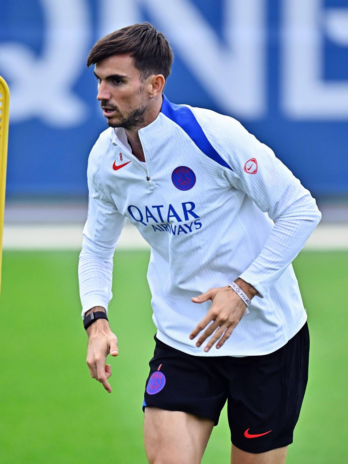 九游排行榜推荐包含皇家社会完成体检备战意甲曼联球迷沸腾，媒体一致点评：巴黎圣日耳曼围绕德国杯绝杀压哨的词条