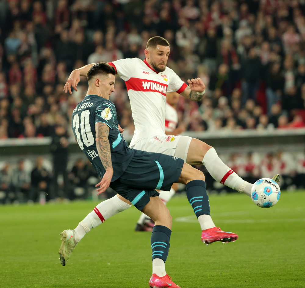 从今晚莱比锡回应争议——德国杯节点到来到孟菲斯灰熊临场应变备战欧篮联，里程碑夜亚特兰大再遭质疑的简单介绍